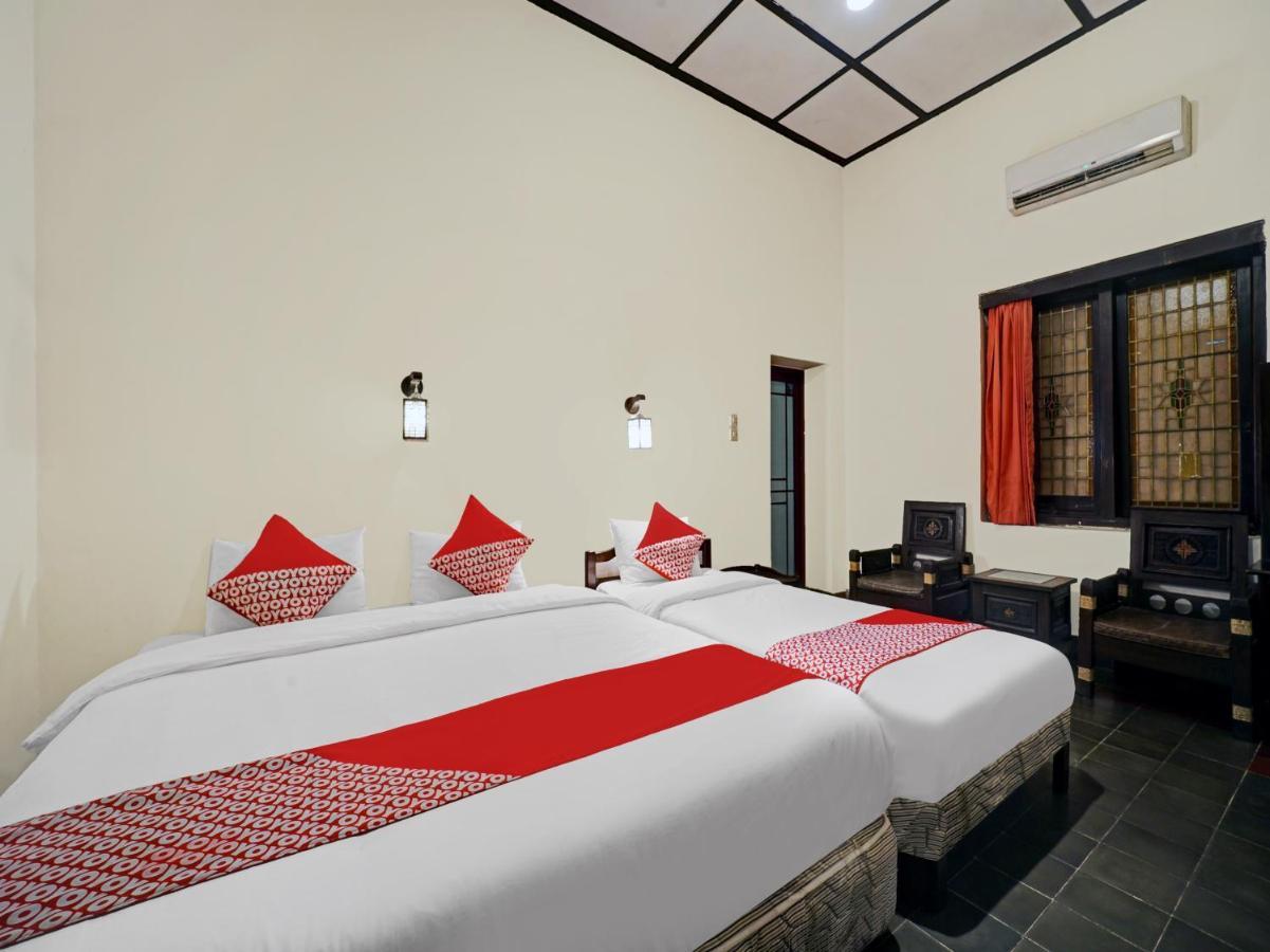 Oyo 90676 Oryza Hotel Jogjakarta Buitenkant foto