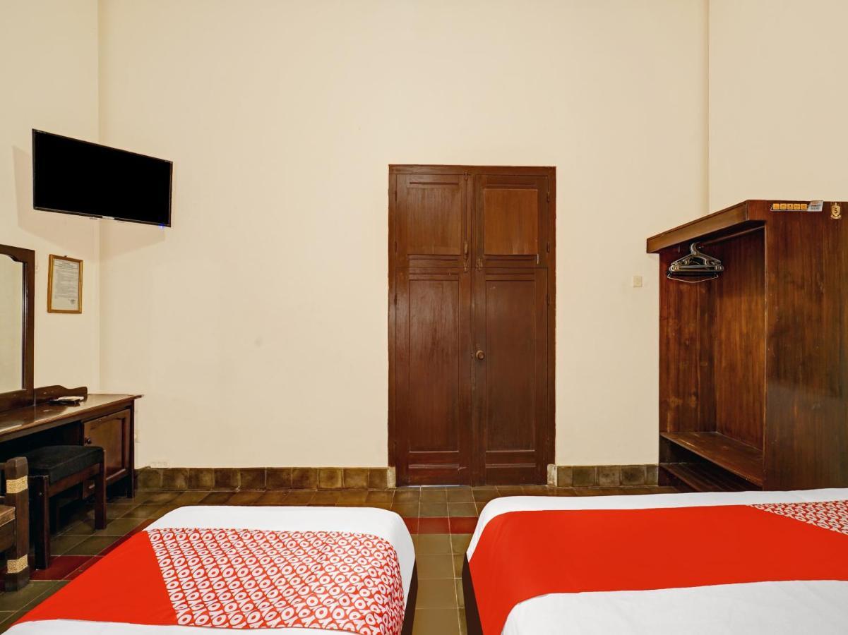 Oyo 90676 Oryza Hotel Jogjakarta Buitenkant foto