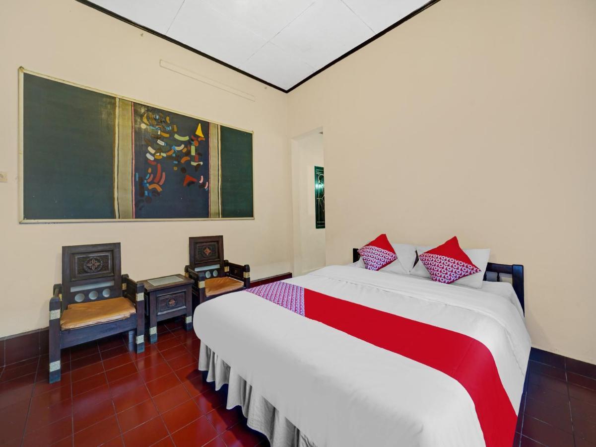 Oyo 90676 Oryza Hotel Jogjakarta Buitenkant foto