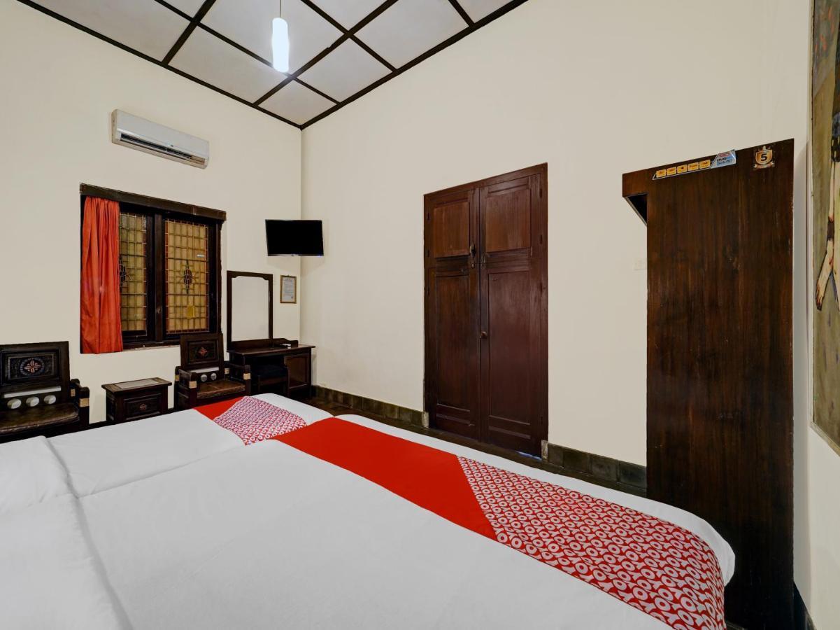 Oyo 90676 Oryza Hotel Jogjakarta Buitenkant foto
