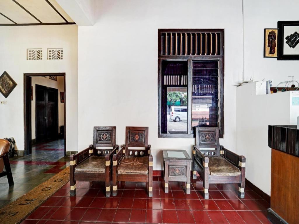 Oyo 90676 Oryza Hotel Jogjakarta Buitenkant foto